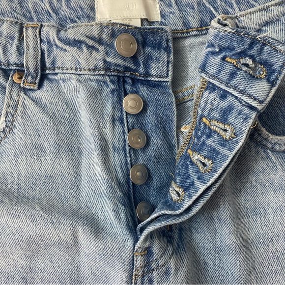 H&M Distressed Denim Women Shorts - Picture 3 of 7